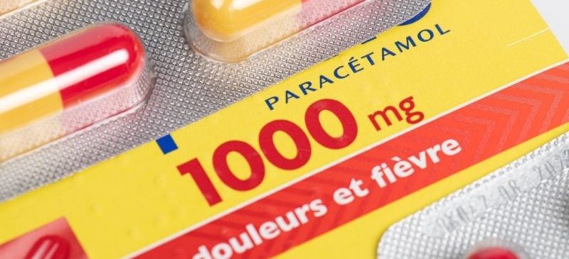 Boîte de médicaments paracétamol contre la douleur et la fièvre, Carence en sélénium