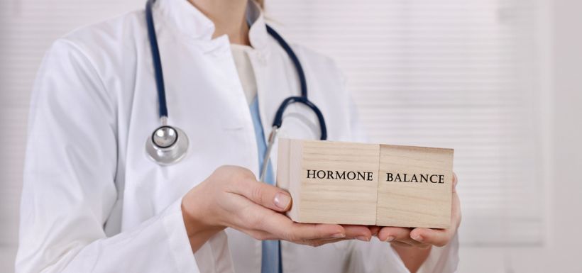 header article "Équilibre hormonal : les premiers signes et causes possibles d’un dérèglement"