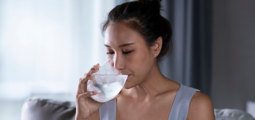 Personne qui s'hydrate